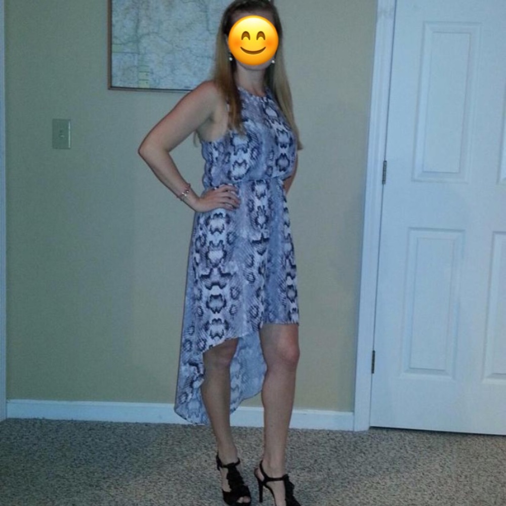 Dress - Picture 3 of 4